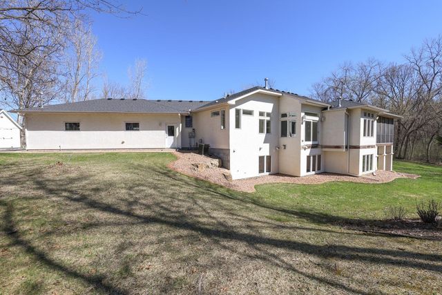 9401 Elm Court, Prior Lake, MN 55372