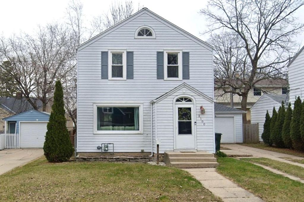 2180 S 89th STREET, West Allis, WI 53227