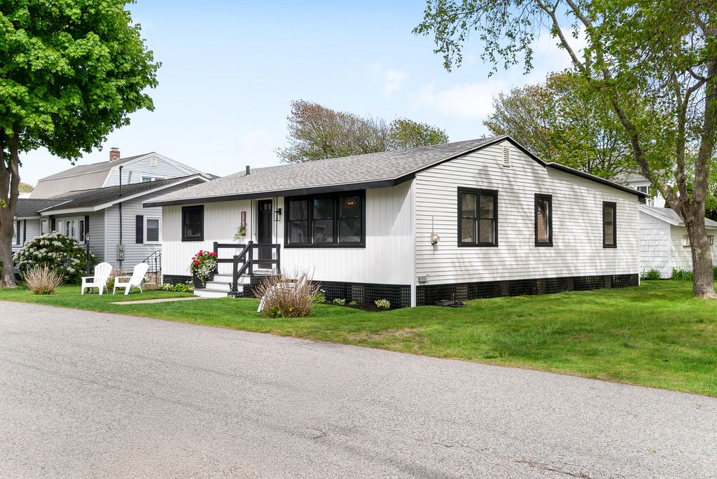 76 N Tibbetts Avenue, Wells, ME 04090 — exterior