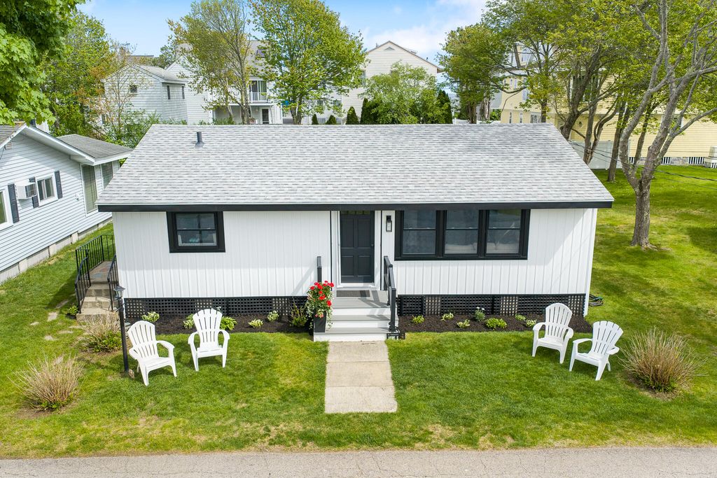 76 N Tibbetts Avenue, Wells, ME 04090 — photo 2