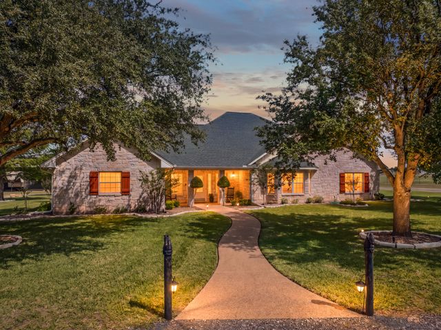 883 N Speegleville Road, Woodway, TX 76712