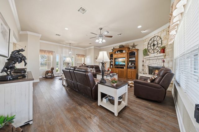 883 N Speegleville Road, Woodway, TX 76712
