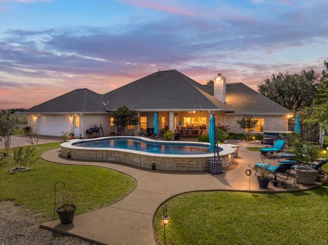 883 N Speegleville Road, Woodway, TX 76712