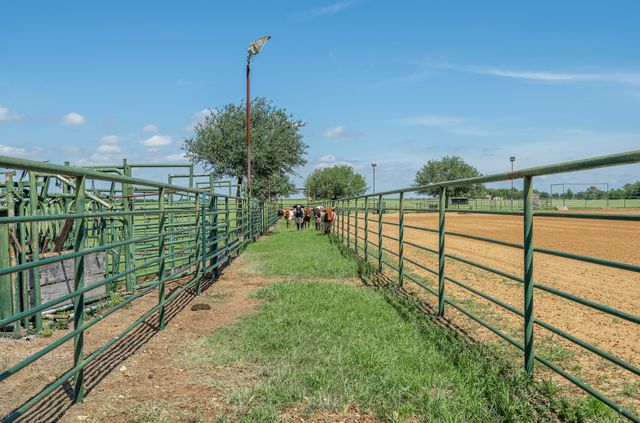 883 N Speegleville Road, Woodway, TX 76712