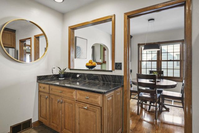 2205 E Washington Avenue, Madison, WI 53704