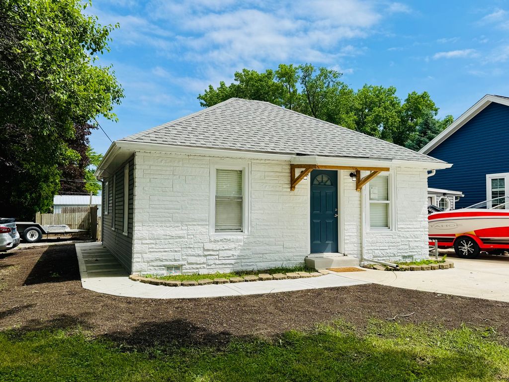 7258 W 72ND Street, Bridgeview, IL 60455