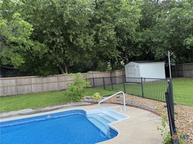 621 S Roy Reynolds Drive, Harker Heights, TX 76548