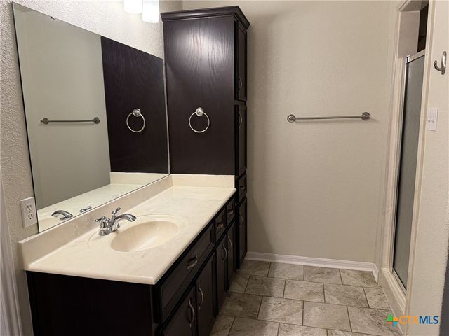 621 S Roy Reynolds Drive, Harker Heights, TX 76548