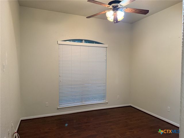 621 S Roy Reynolds Drive, Harker Heights, TX 76548