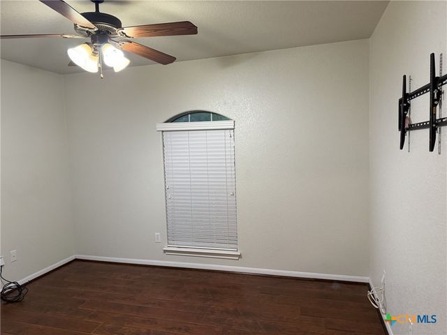 621 S Roy Reynolds Drive, Harker Heights, TX 76548