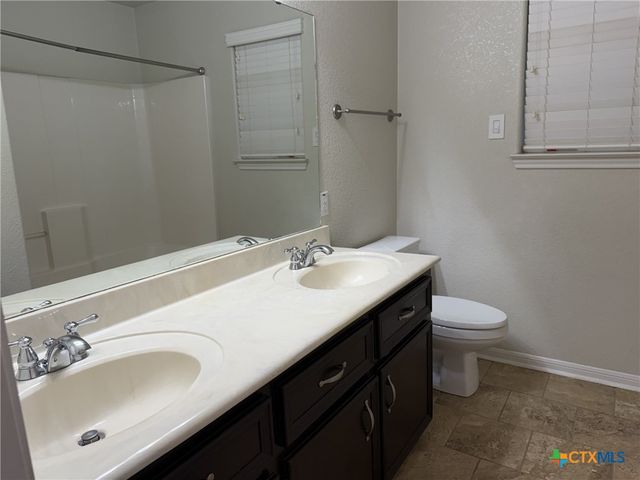 621 S Roy Reynolds Drive, Harker Heights, TX 76548