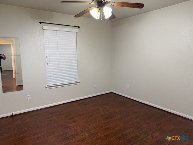 621 S Roy Reynolds Drive, Harker Heights, TX 76548