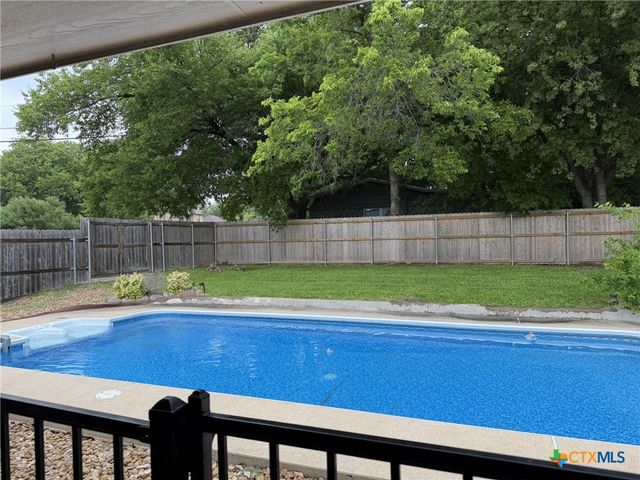 621 S Roy Reynolds Drive, Harker Heights, TX 76548