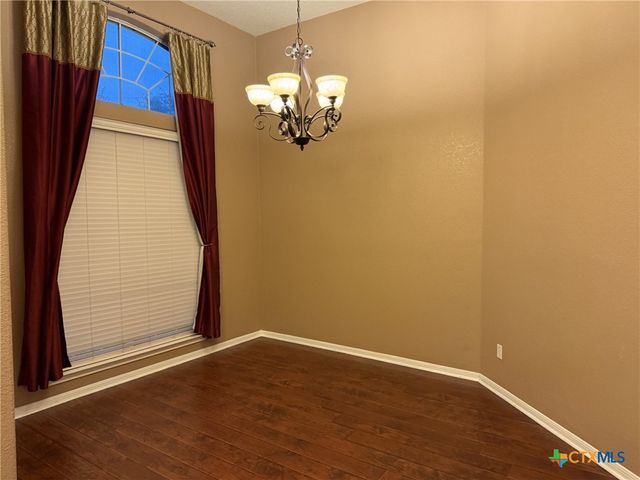 621 S Roy Reynolds Drive, Harker Heights, TX 76548