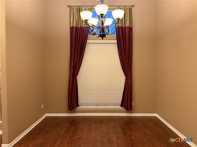 621 S Roy Reynolds Drive, Harker Heights, TX 76548