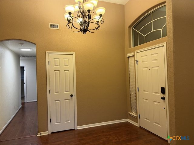 621 S Roy Reynolds Drive, Harker Heights, TX 76548