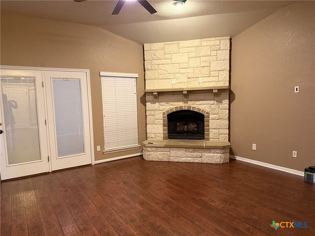 621 S Roy Reynolds Drive, Harker Heights, TX 76548