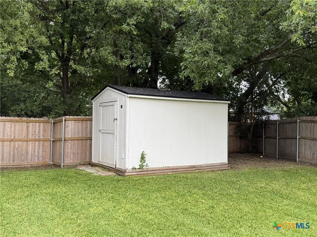 621 S Roy Reynolds Drive, Harker Heights, TX 76548