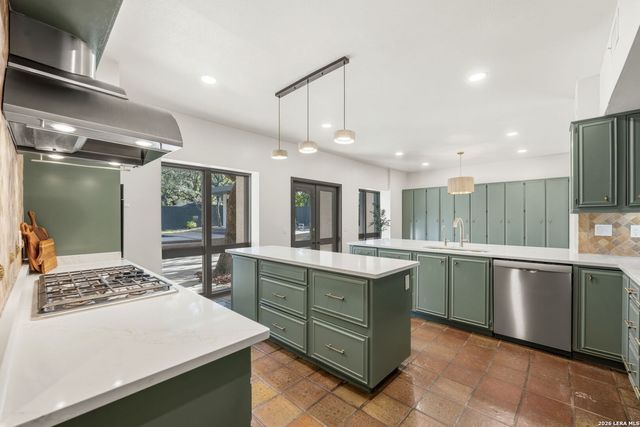 6 SLEEPY COVE ST, San Antonio, TX 78230