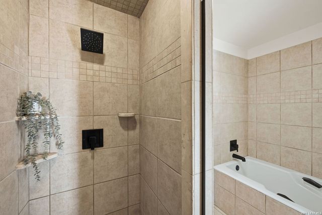 6 SLEEPY COVE ST, San Antonio, TX 78230