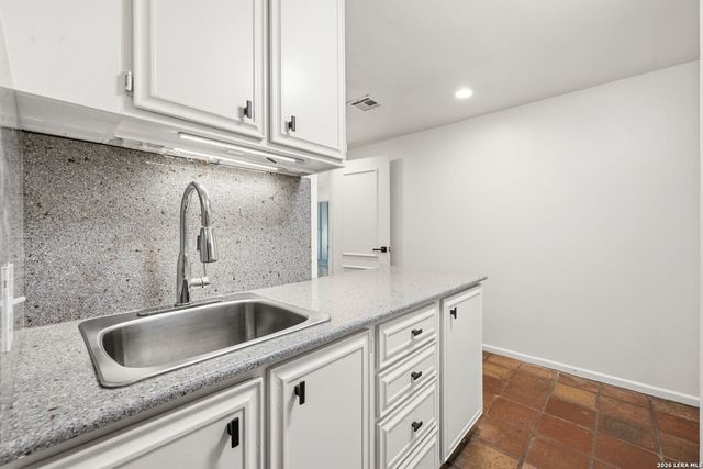6 SLEEPY COVE ST, San Antonio, TX 78230