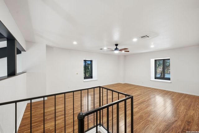 6 SLEEPY COVE ST, San Antonio, TX 78230
