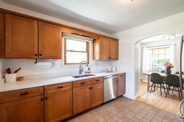 8356 Currie AVENUE, Wauwatosa, WI 53213