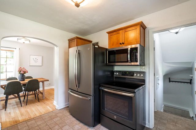 8356 Currie AVENUE, Wauwatosa, WI 53213