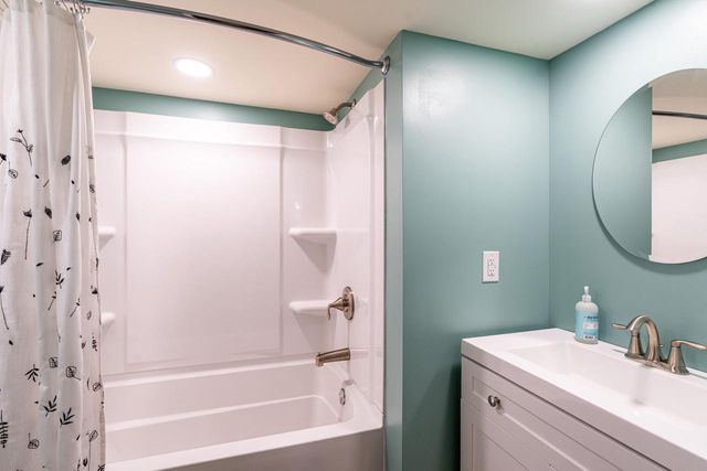 8356 Currie AVENUE, Wauwatosa, WI 53213