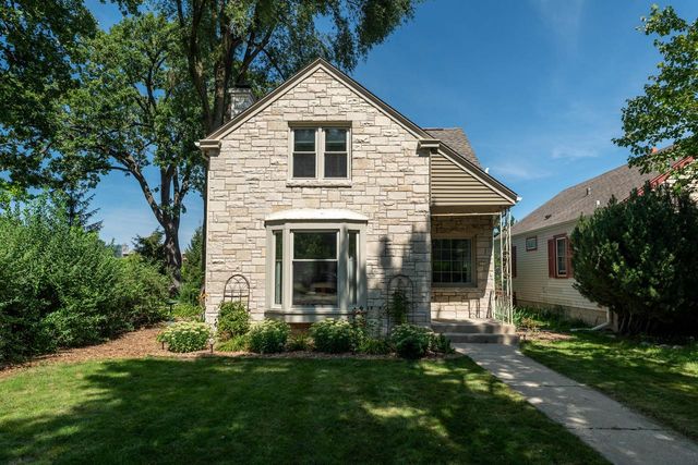 8356 Currie AVENUE, Wauwatosa, WI 53213