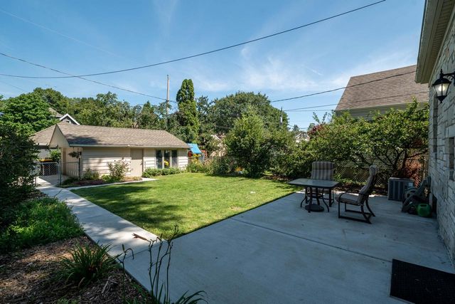 8356 Currie AVENUE, Wauwatosa, WI 53213