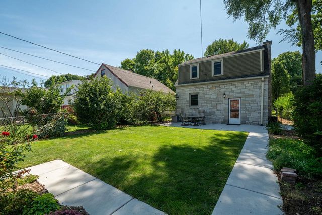 8356 Currie AVENUE, Wauwatosa, WI 53213