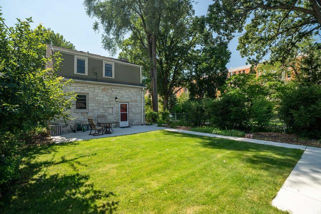 8356 Currie AVENUE, Wauwatosa, WI 53213