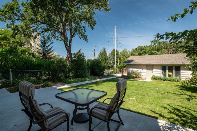 8356 Currie AVENUE, Wauwatosa, WI 53213