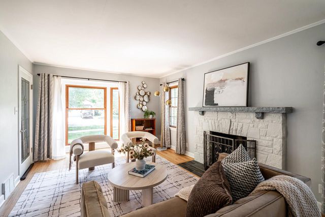 8356 Currie AVENUE, Wauwatosa, WI 53213