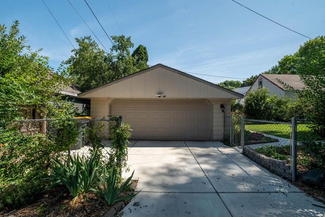 8356 Currie AVENUE, Wauwatosa, WI 53213