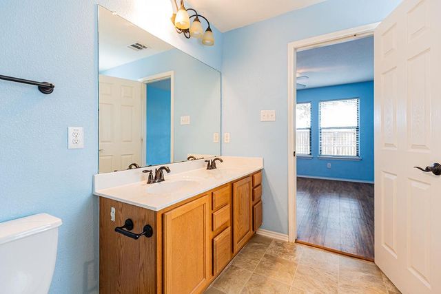 2019 Woodway DR, Leander, TX 78641