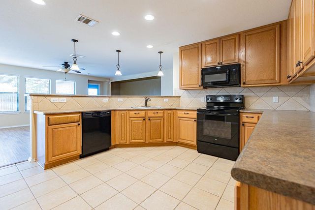 2019 Woodway DR, Leander, TX 78641