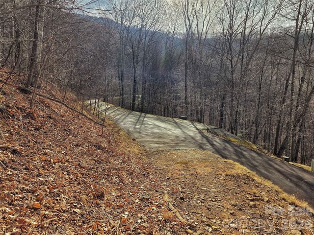 32 Finlaystone Trace, Waynesville, NC 28786