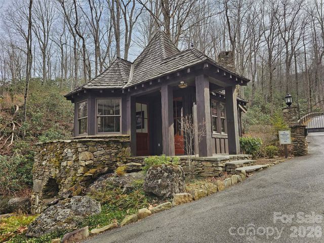 32 Finlaystone Trace, Waynesville, NC 28786