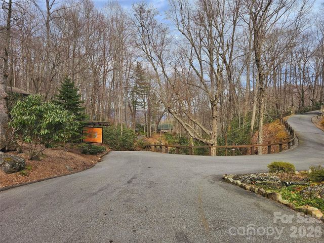32 Finlaystone Trace, Waynesville, NC 28786