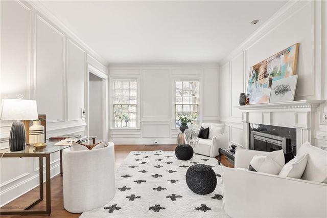 2181 Mckinley NW Road, Atlanta, GA 30318