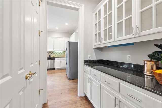 2181 Mckinley NW Road, Atlanta, GA 30318