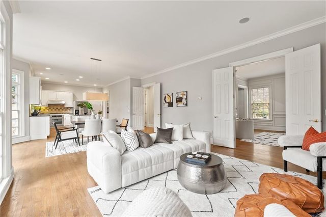 2181 Mckinley NW Road, Atlanta, GA 30318