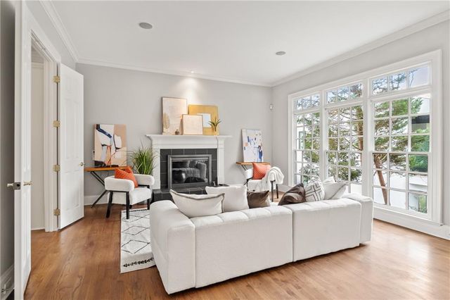 2181 Mckinley NW Road, Atlanta, GA 30318