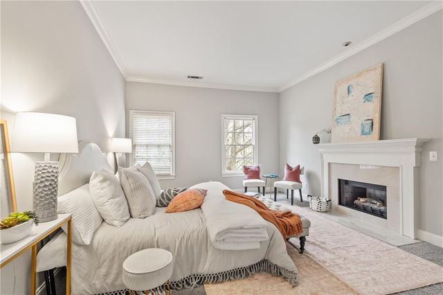 2181 Mckinley NW Road, Atlanta, GA 30318