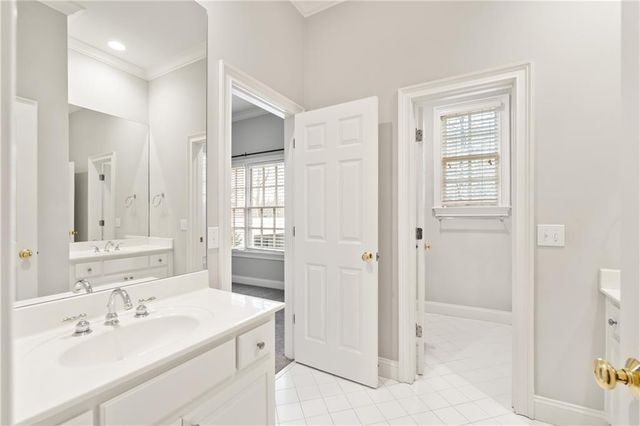 2181 Mckinley NW Road, Atlanta, GA 30318