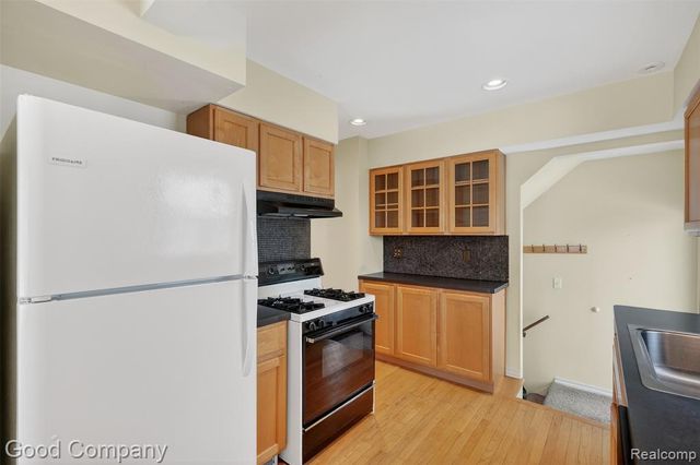 2795 Robina Avenue, Berkley, MI 48072