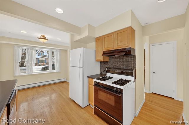 2795 Robina Avenue, Berkley, MI 48072