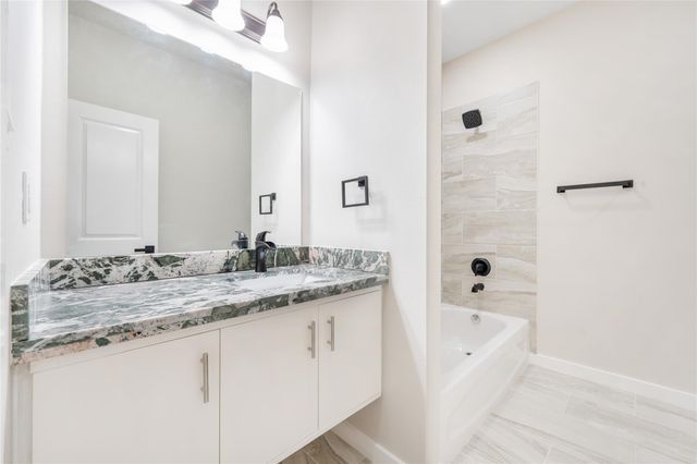 6809 Fairway A, Houston, TX 77087